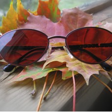 Чи потрібно носити сонцезахисні окуляри восени і взимку?